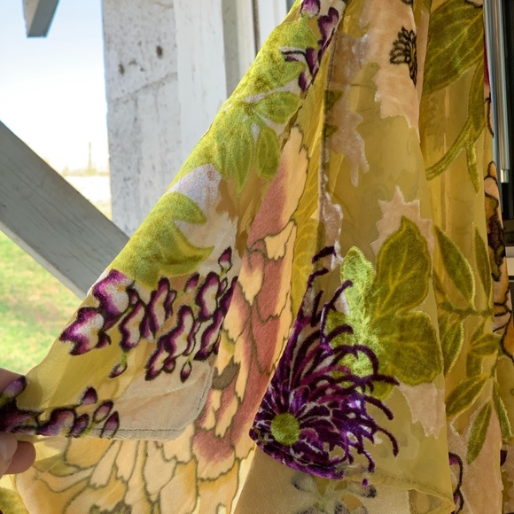 Aratta Velvet Stained Glass Kimono - Picture 4 of 9